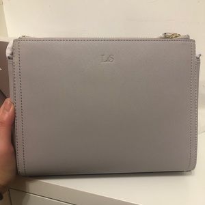 “Pearl” Lo & Sons Crossbody Bag in Light Grey